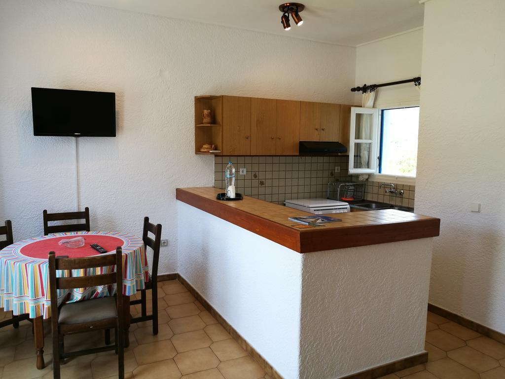 House Near Sea Apartment Гаврион Екстериор снимка