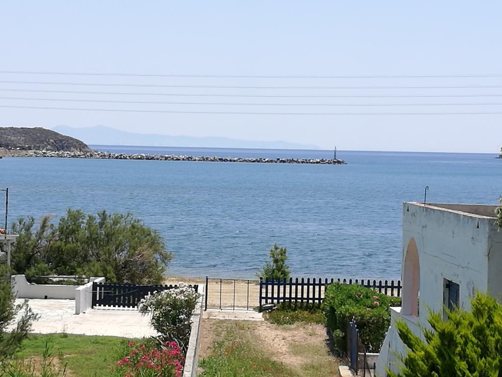 House Near Sea Apartment Гаврион Екстериор снимка