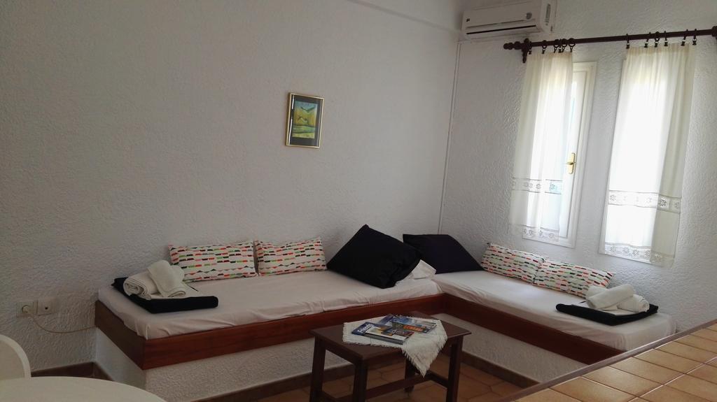 House Near Sea Apartment Гаврион Екстериор снимка